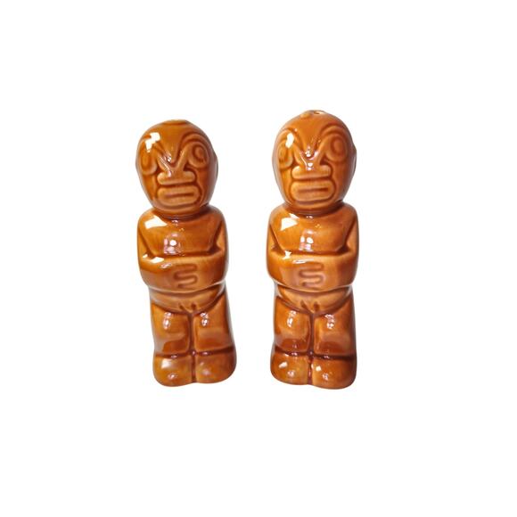 Vintage TRADER VIC Tiki Salt and Pepper Shakers Brown 4.5" Tall - Picture 1 of 8